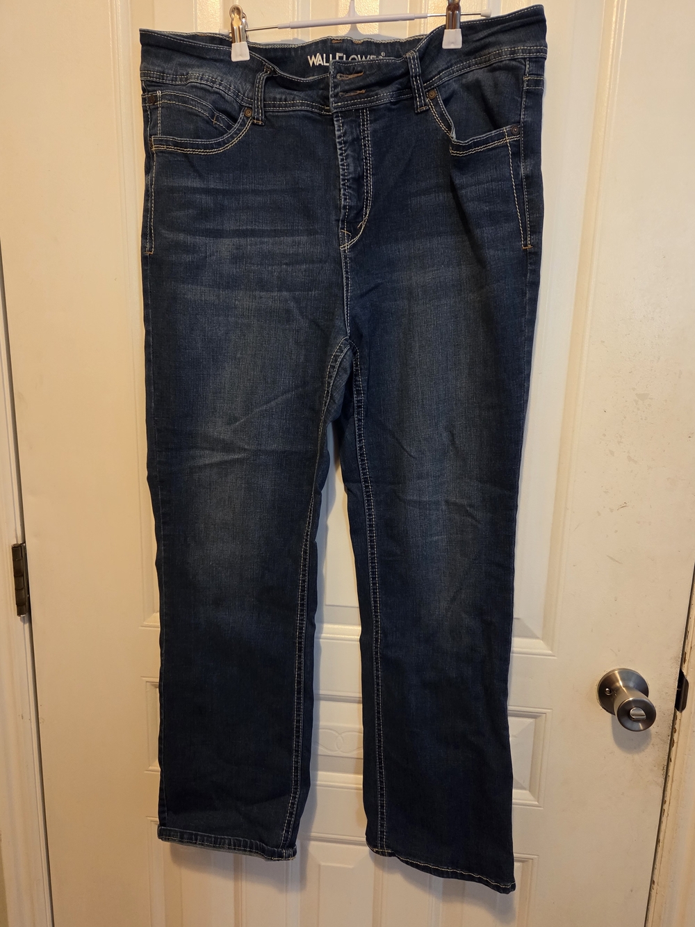 Wallflower Men’s Dark Blue Straight-Leg Jeans